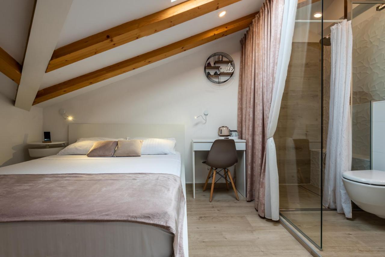 Lighthouse Central Apartments 오미스 외부 사진