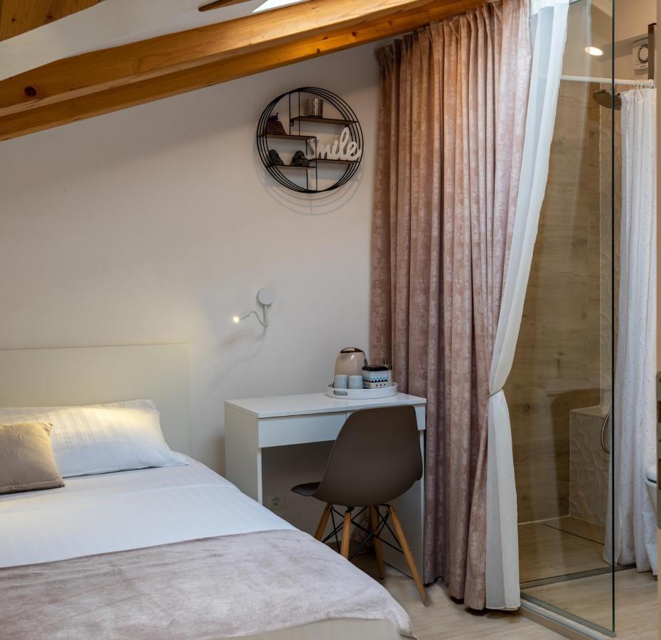 Lighthouse Central Apartments 오미스 외부 사진