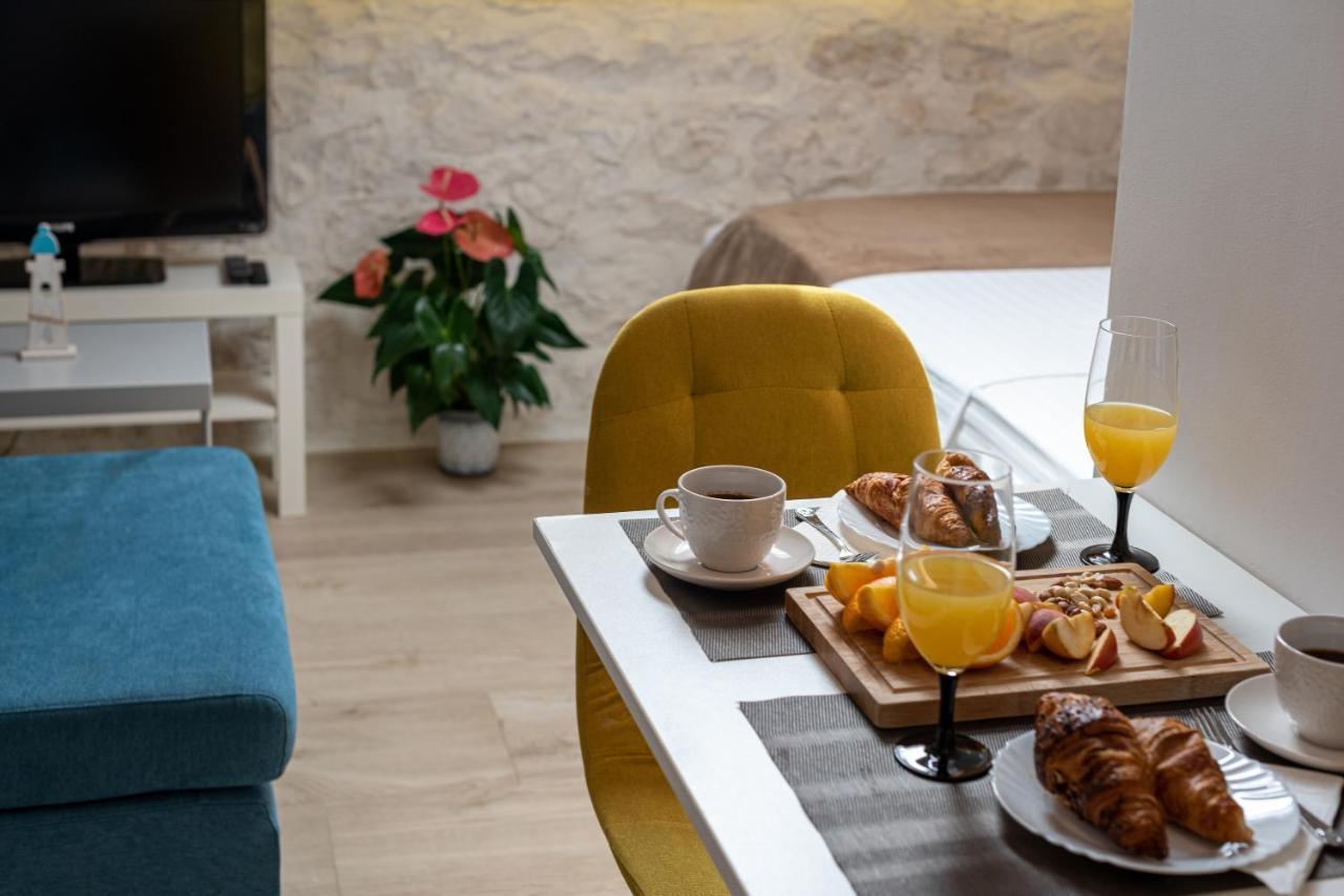 Lighthouse Central Apartments 오미스 외부 사진