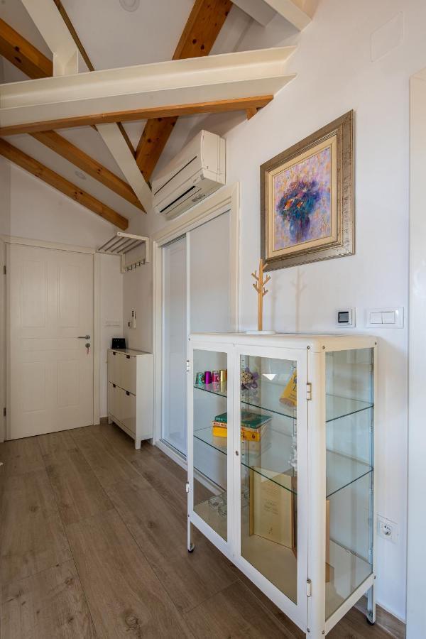 Lighthouse Central Apartments 오미스 외부 사진