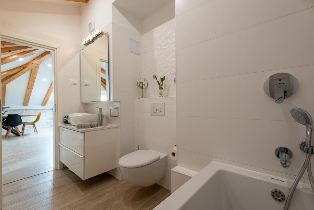 Lighthouse Central Apartments 오미스 외부 사진