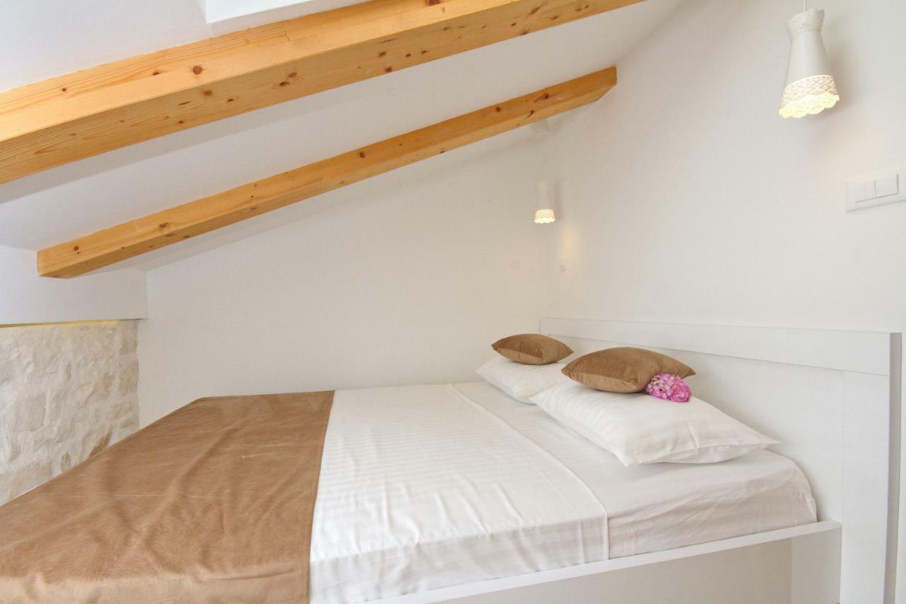 Lighthouse Central Apartments 오미스 외부 사진