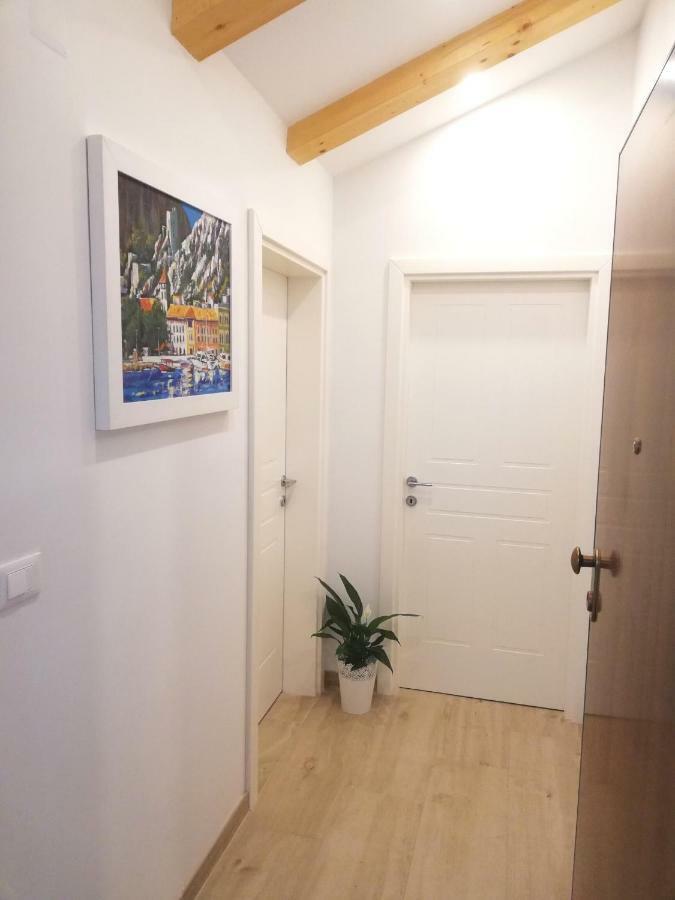 Lighthouse Central Apartments 오미스 외부 사진